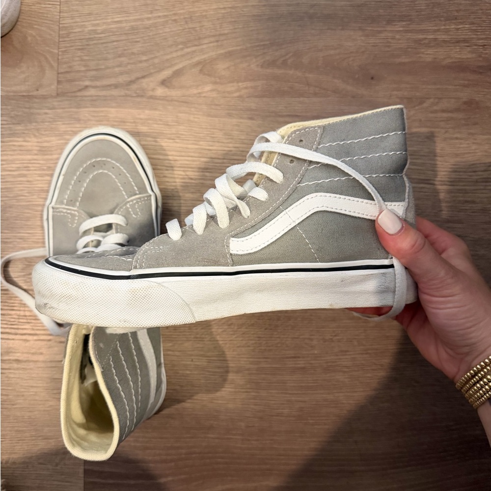 Classic High-Top Kids Sneakers in Light Gray with White Stripe